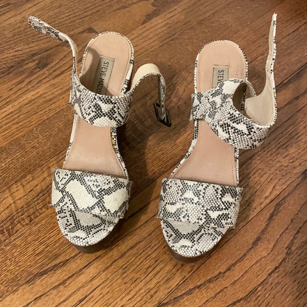 Snake print wood wedges